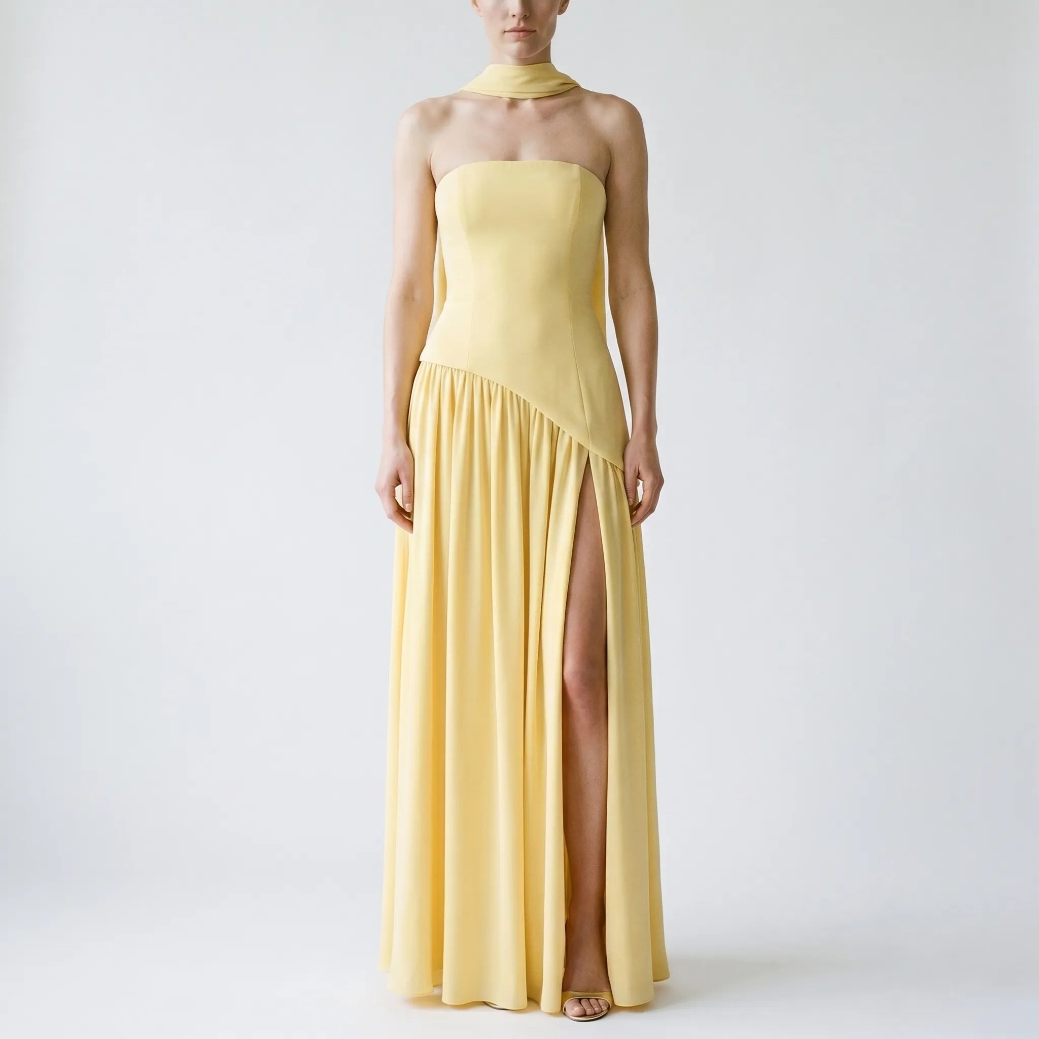 Velourna - Strapless Maxi Dress With High Slit