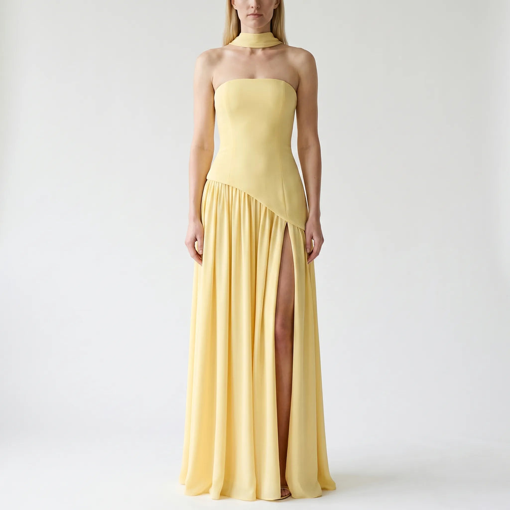Velourna - Strapless Maxi Dress With High Slit
