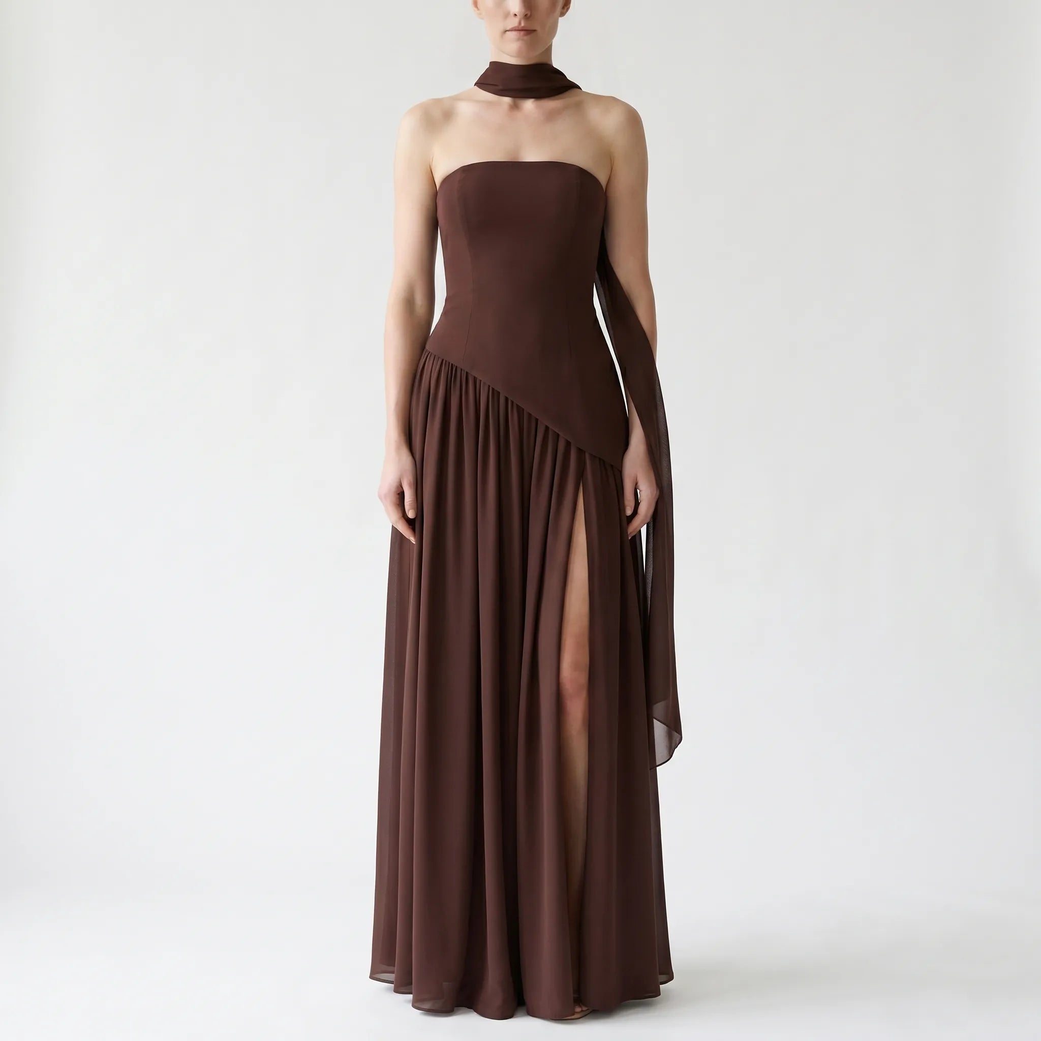 Velourna - Strapless Maxi Dress With High Slit