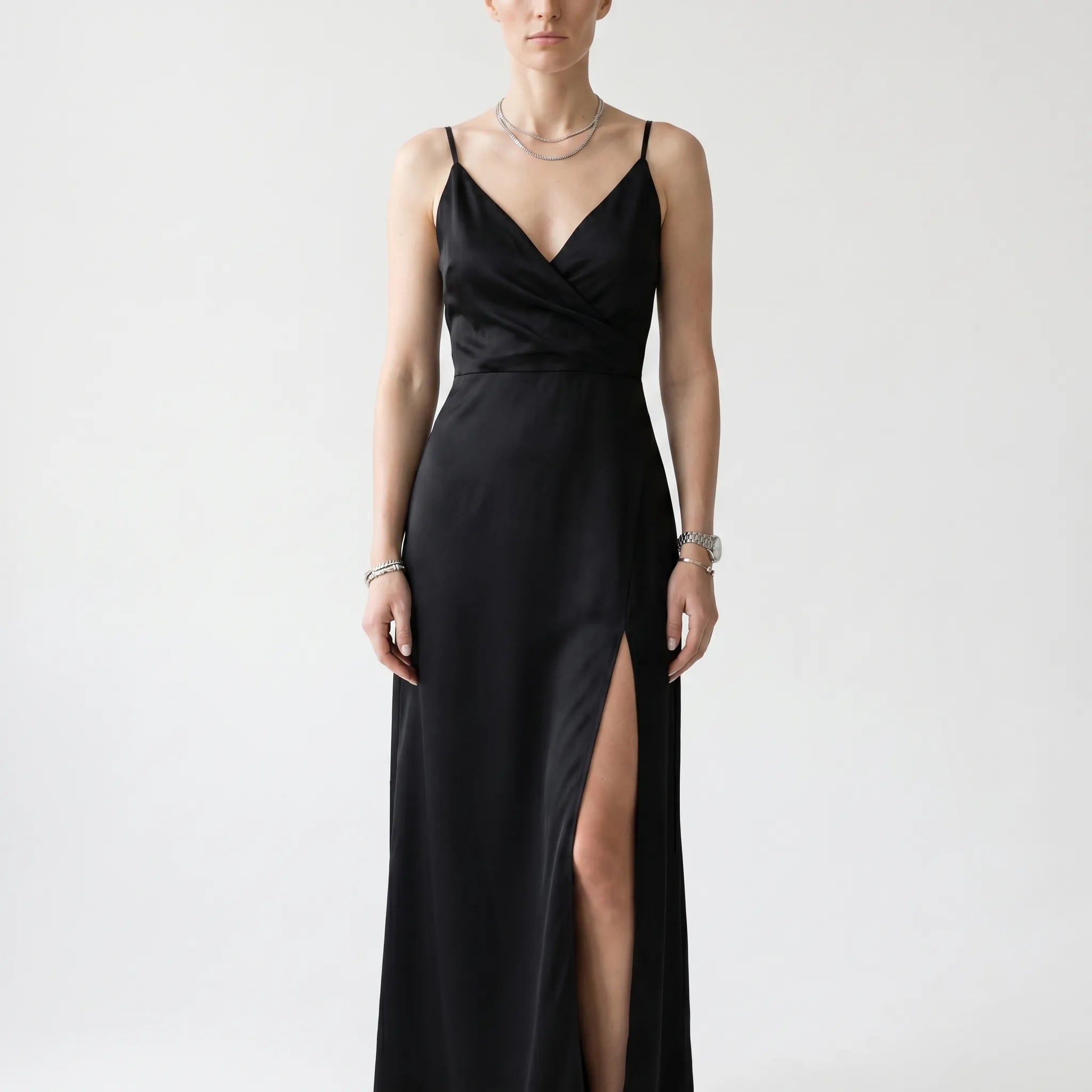 Velourne - Slim Fit Satin Maxi Dress